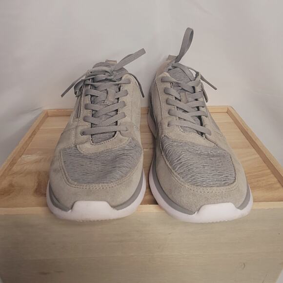 Vionic- Women's Delmar Remi Walking Shoes- Gray in color- size 8 - Picture 2 of 6